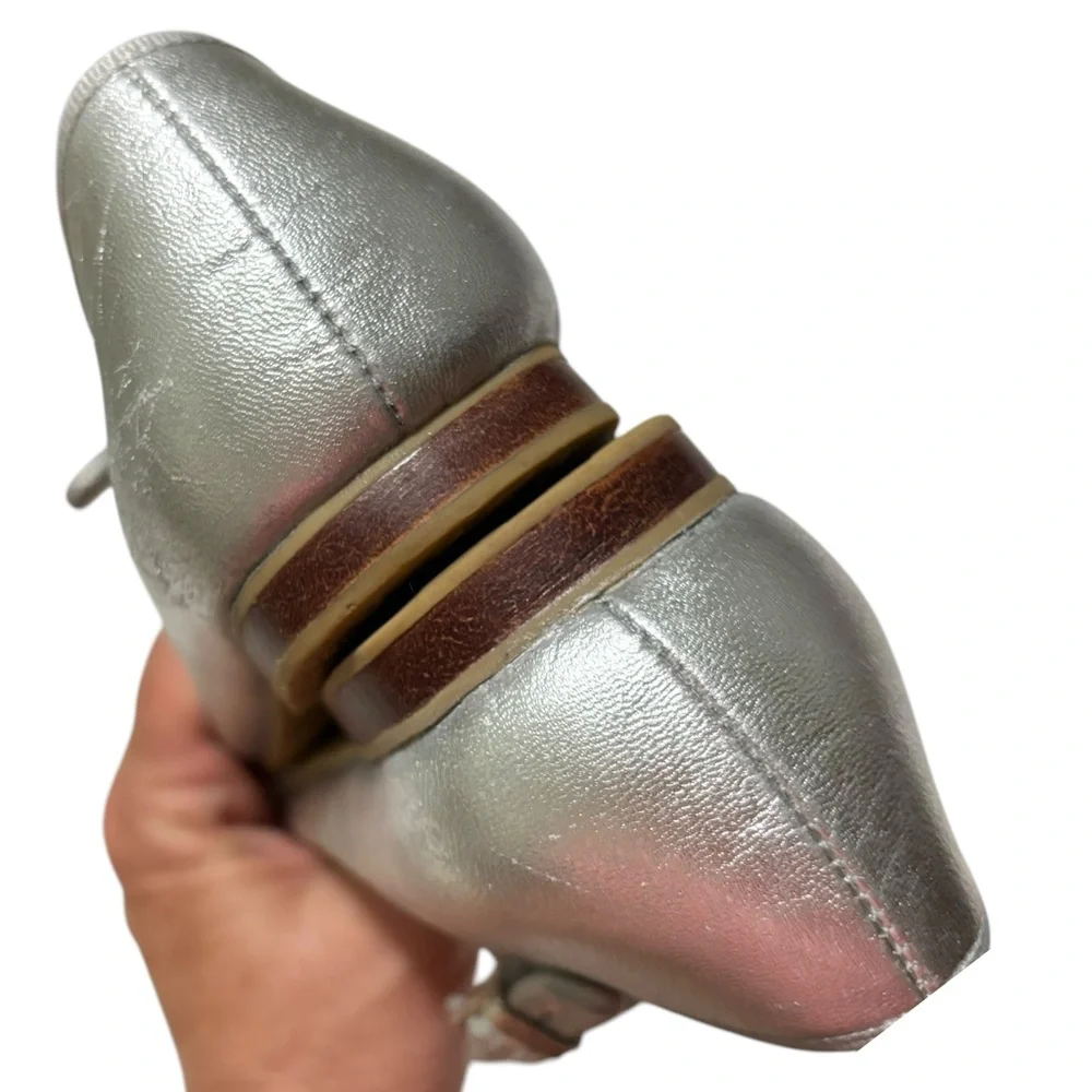 Elephantito girl’s silver classic Mary Jane shoes size 1